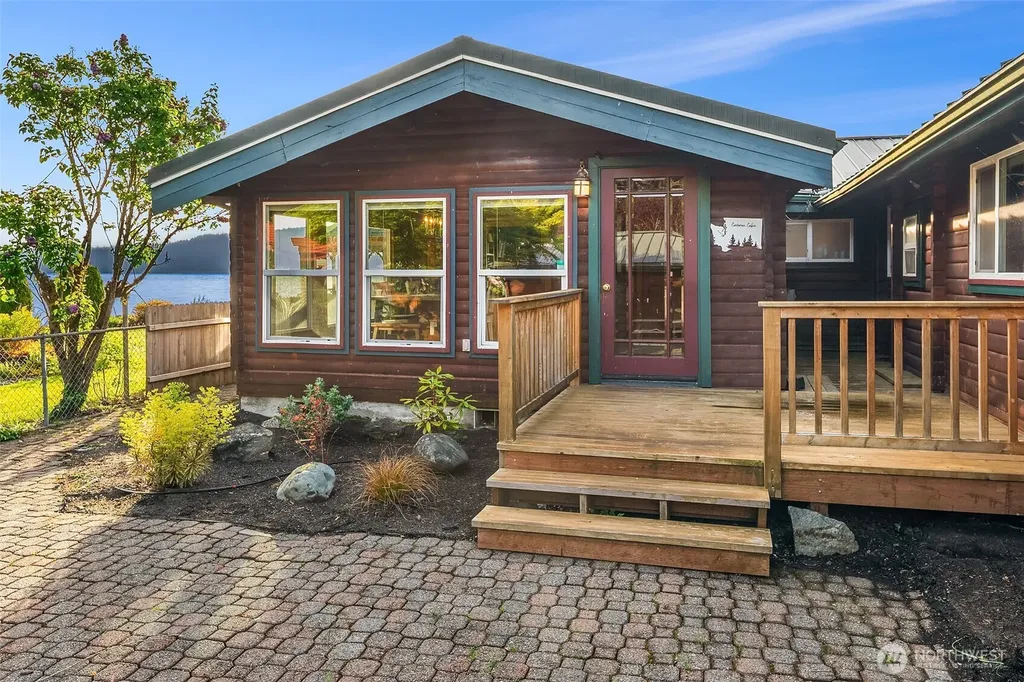 26190 N Highway 101 Hoodsport WA 98548