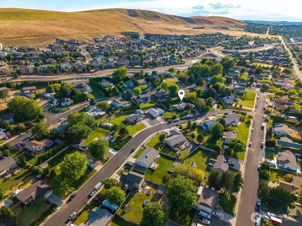 1607 W 46th Avenue Kennewick WA 99337