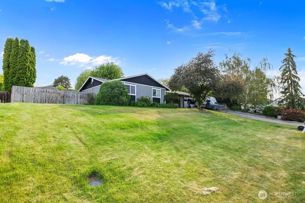 1607 W 46th Avenue Kennewick WA 99337