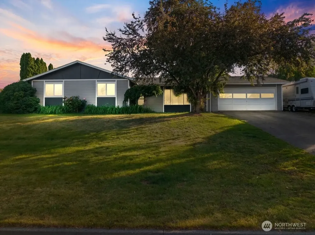 1607 W 46th Avenue Kennewick WA 99337