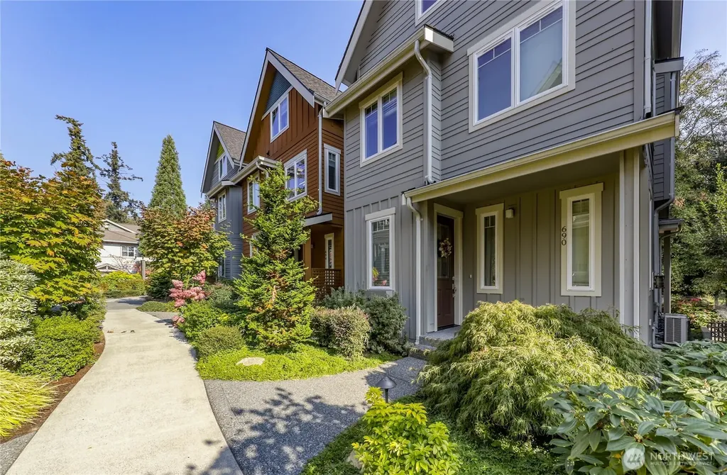 690 Wintersweet Road NE Bainbridge Island WA 98110