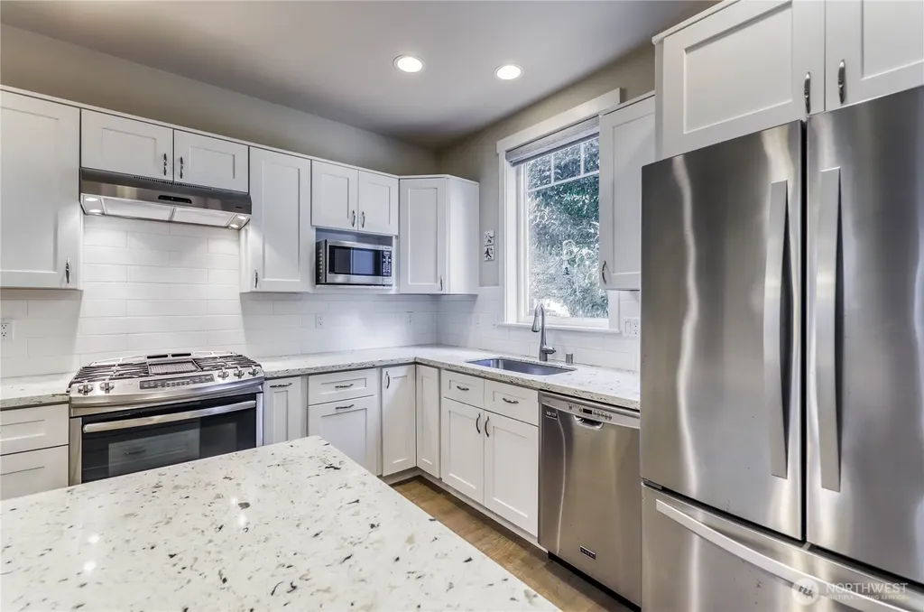 690 Wintersweet Road NE Bainbridge Island WA 98110