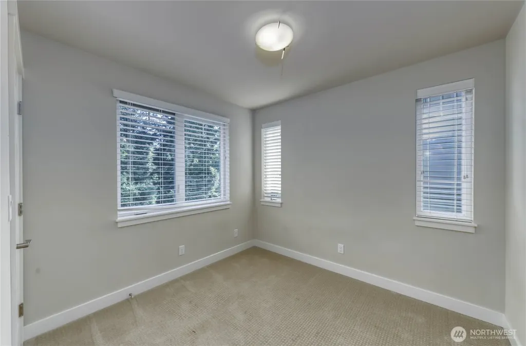 690 Wintersweet Road NE Bainbridge Island WA 98110