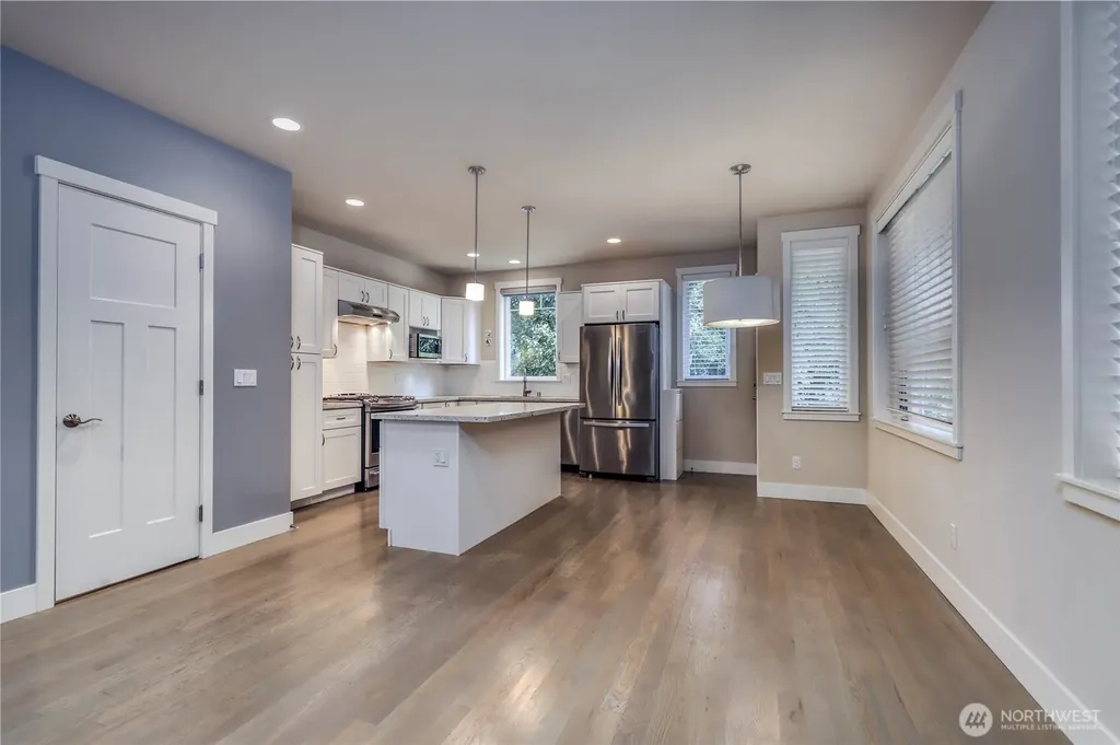 690 Wintersweet Road NE Bainbridge Island WA 98110