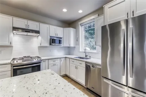 690 Wintersweet Road NE Bainbridge Island WA 98110