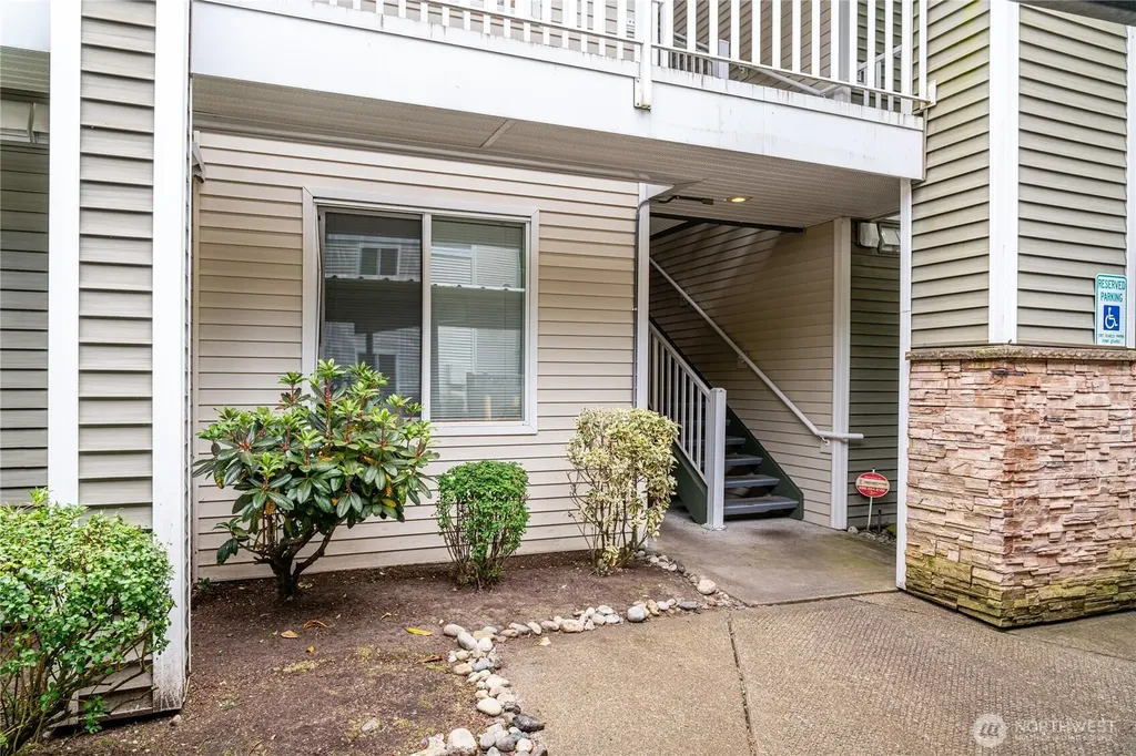 12530 Admiralty Way Everett WA 98204
