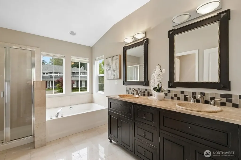 23977 SE 10th Street Sammamish WA 98075