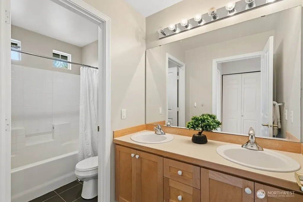 23977 SE 10th Street Sammamish WA 98075