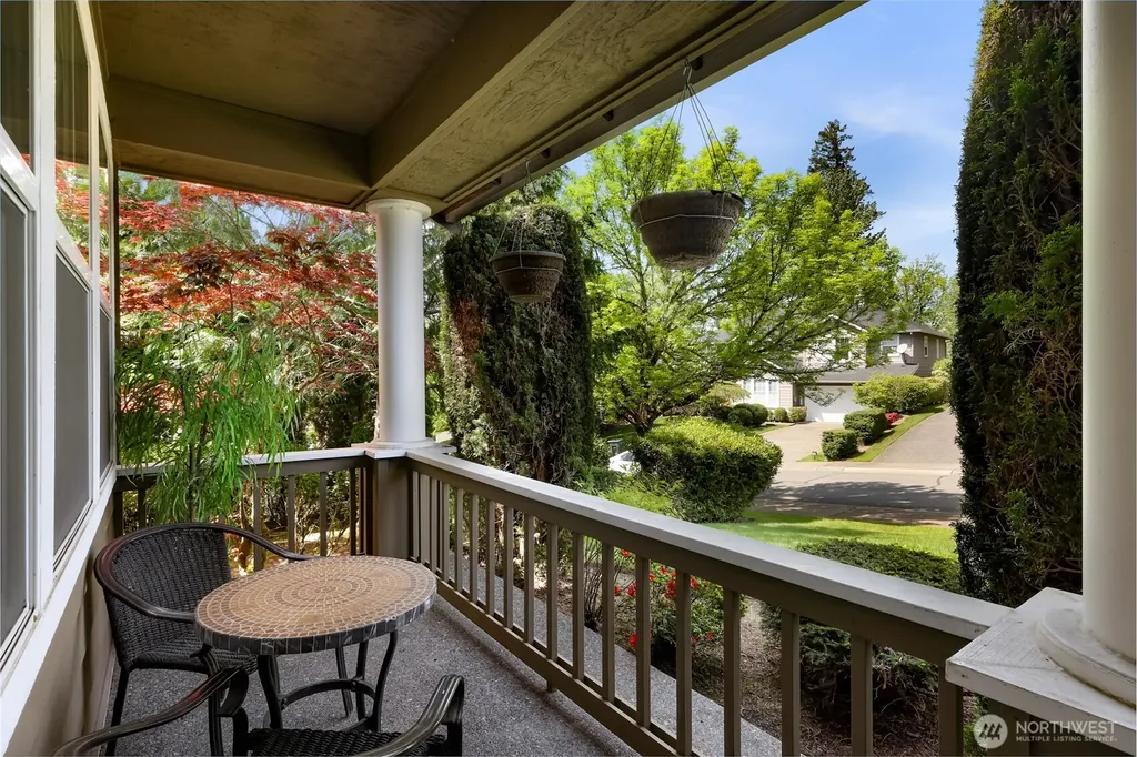 23977 SE 10th Street Sammamish WA 98075