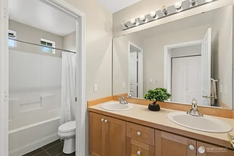 23977 SE 10th Street Sammamish WA 98075