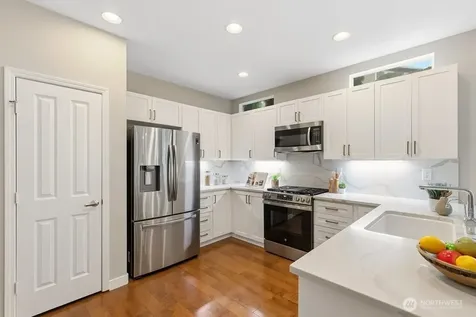 23977 SE 10th Street Sammamish WA 98075