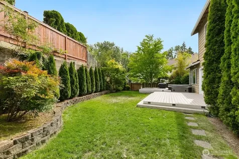 23977 SE 10th Street Sammamish WA 98075