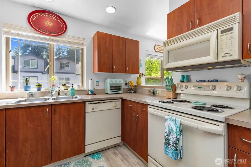 20800 72nd Avenue W Edmonds WA 98026
