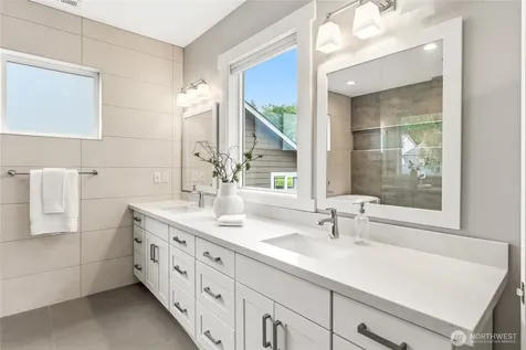 3509 W Thurman Street Seattle WA 98199