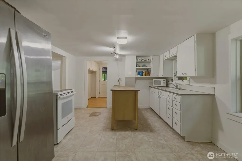 3511 Quade Road Clinton WA 98236