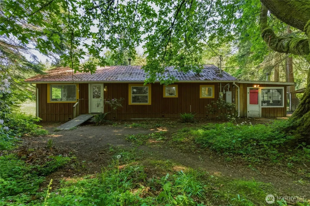 3511 Quade Road Clinton WA 98236
