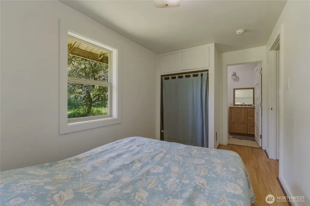 3511 Quade Road Clinton WA 98236
