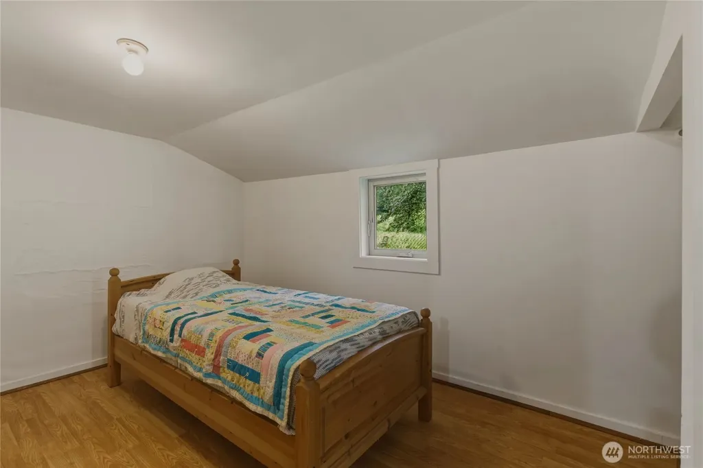 3511 Quade Road Clinton WA 98236