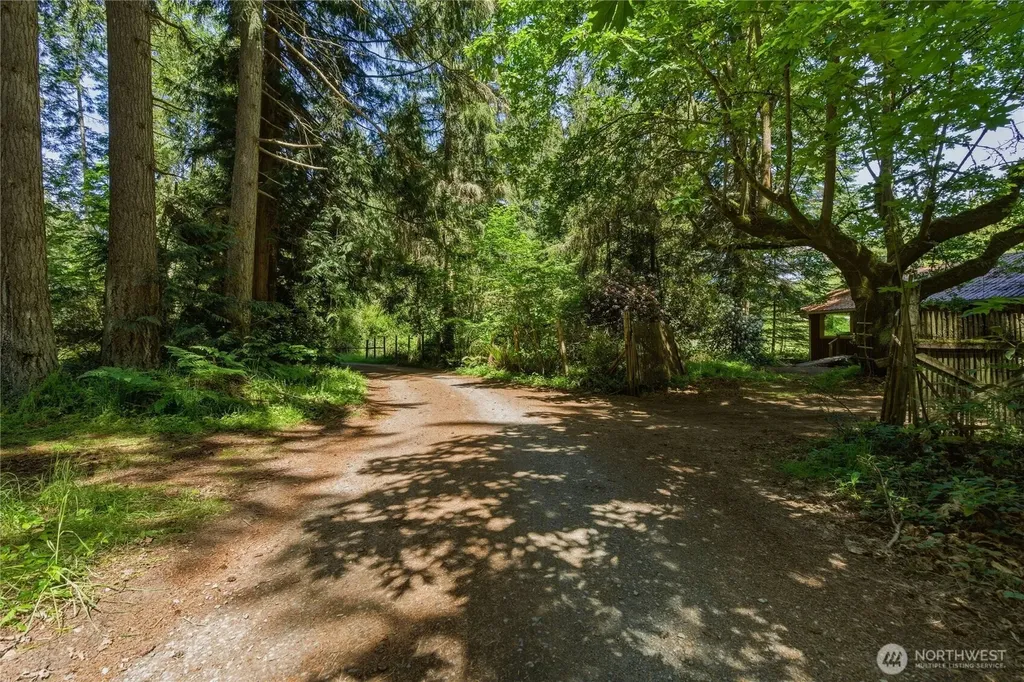 3511 Quade Road Clinton WA 98236