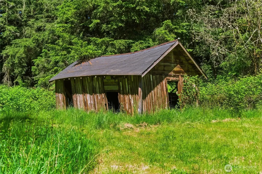 3511 Quade Road Clinton WA 98236