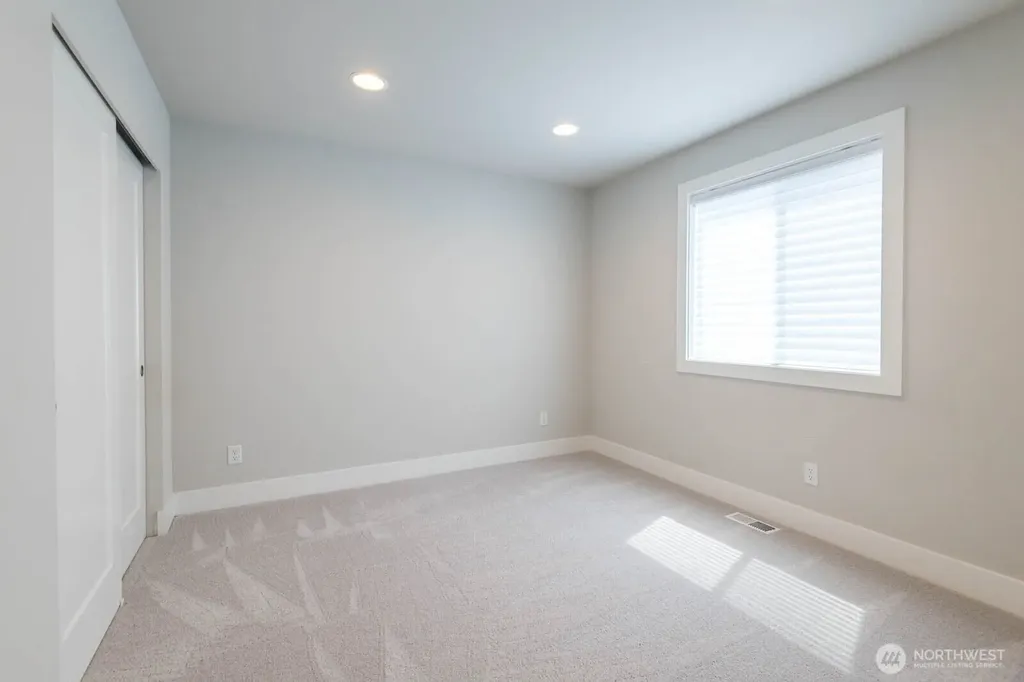 19226 Sandvik Place NE Poulsbo WA 98370