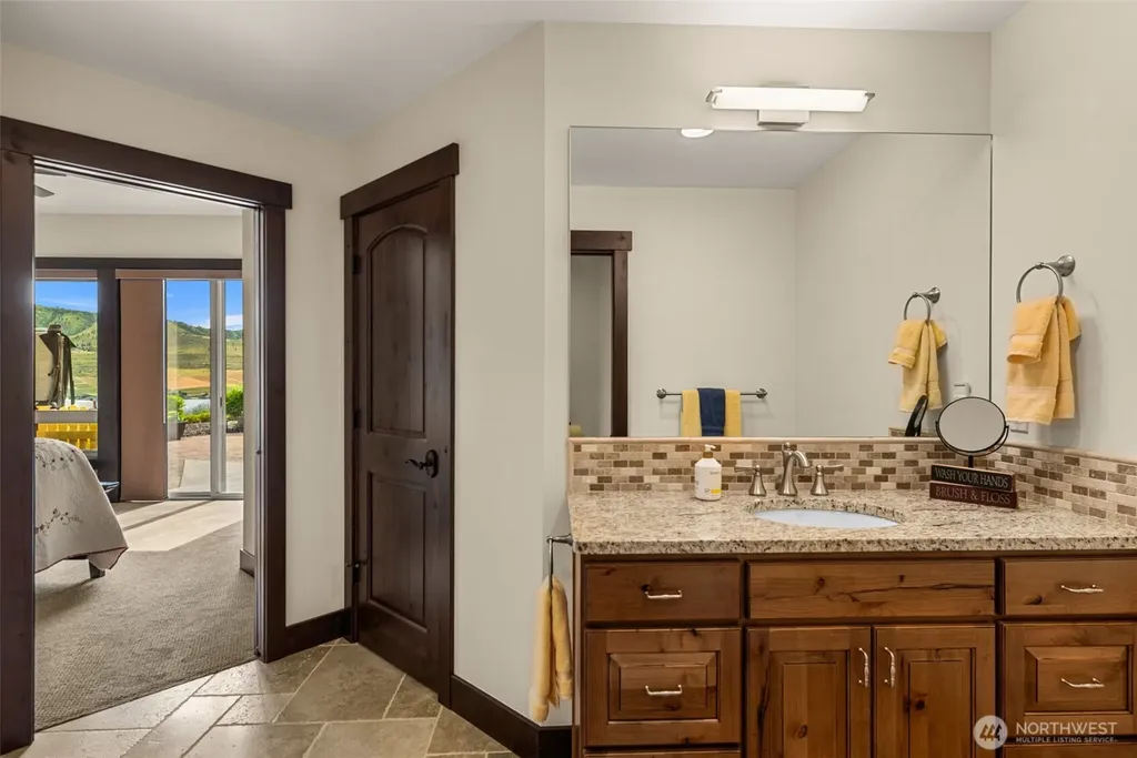 136 Waterview Drive Chelan WA 98816