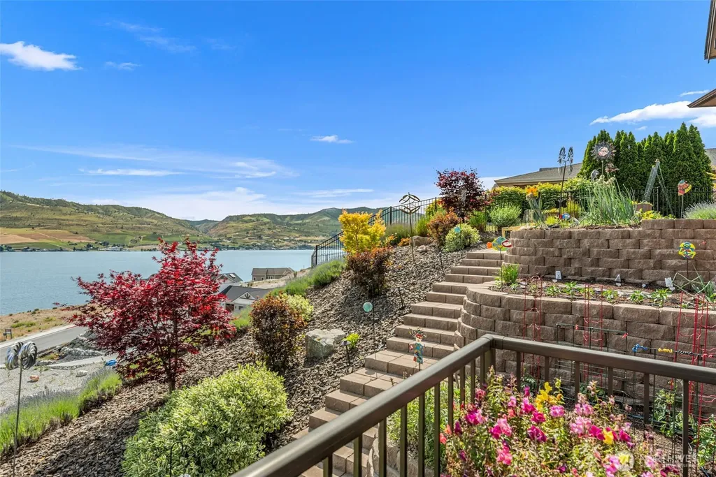 136 Waterview Drive Chelan WA 98816