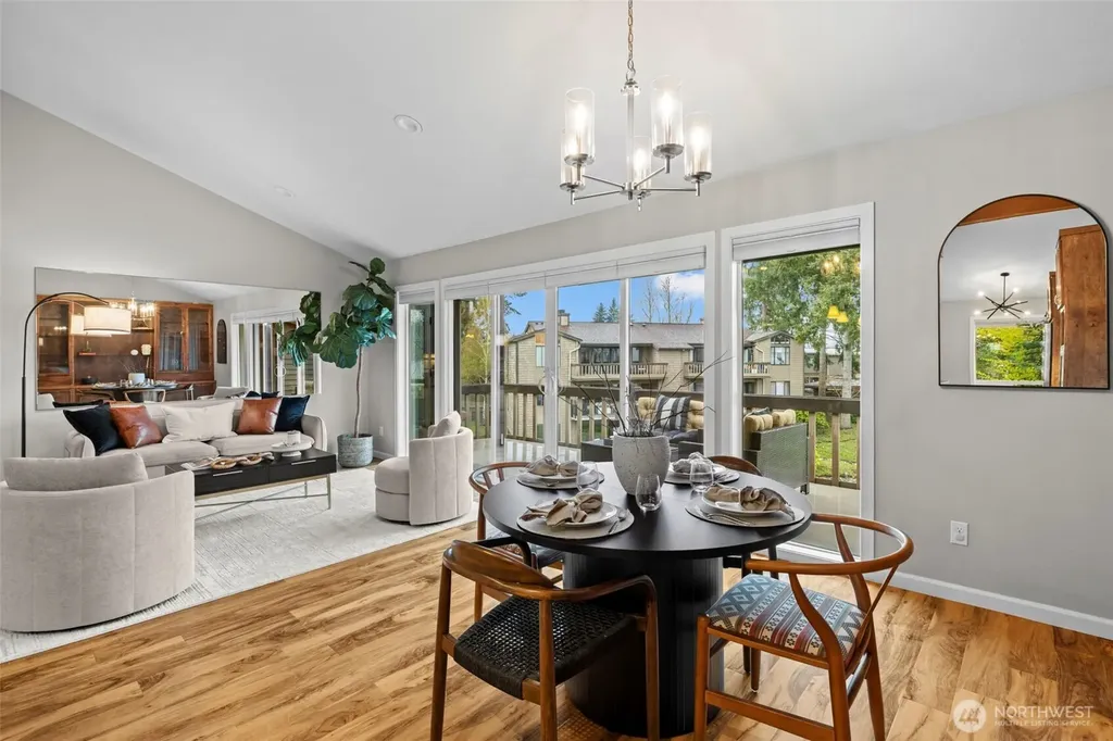 17434 NE 40th Place Redmond WA 98052