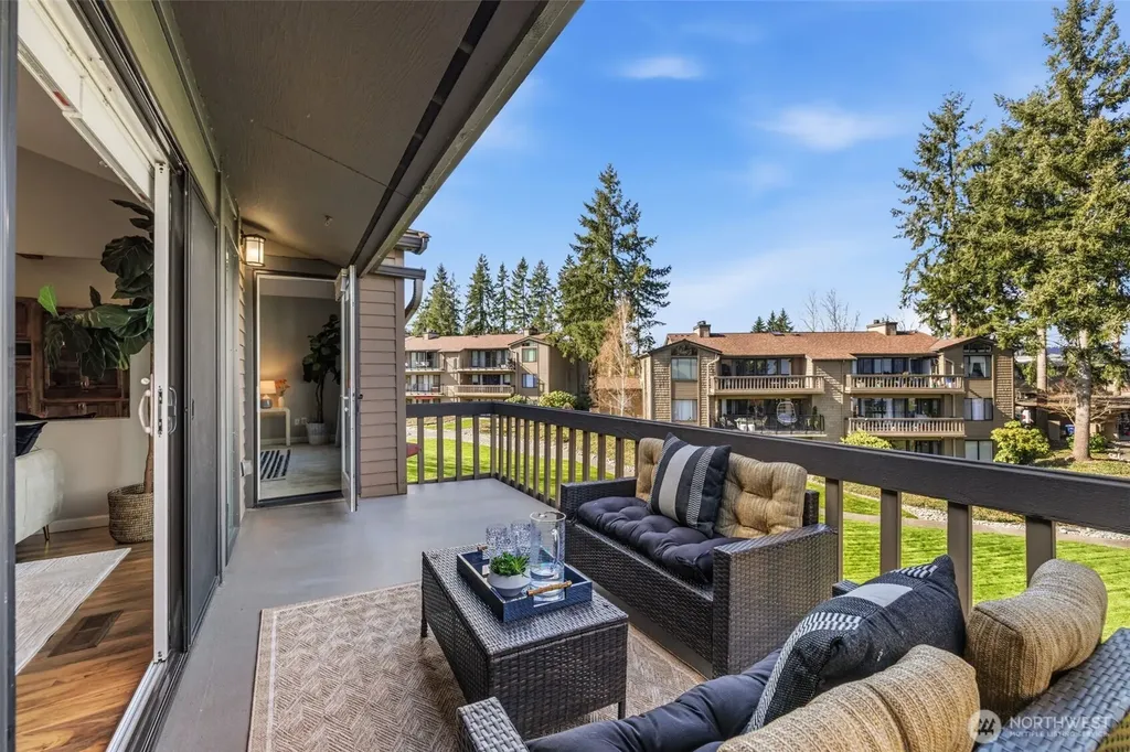 17434 NE 40th Place Redmond WA 98052