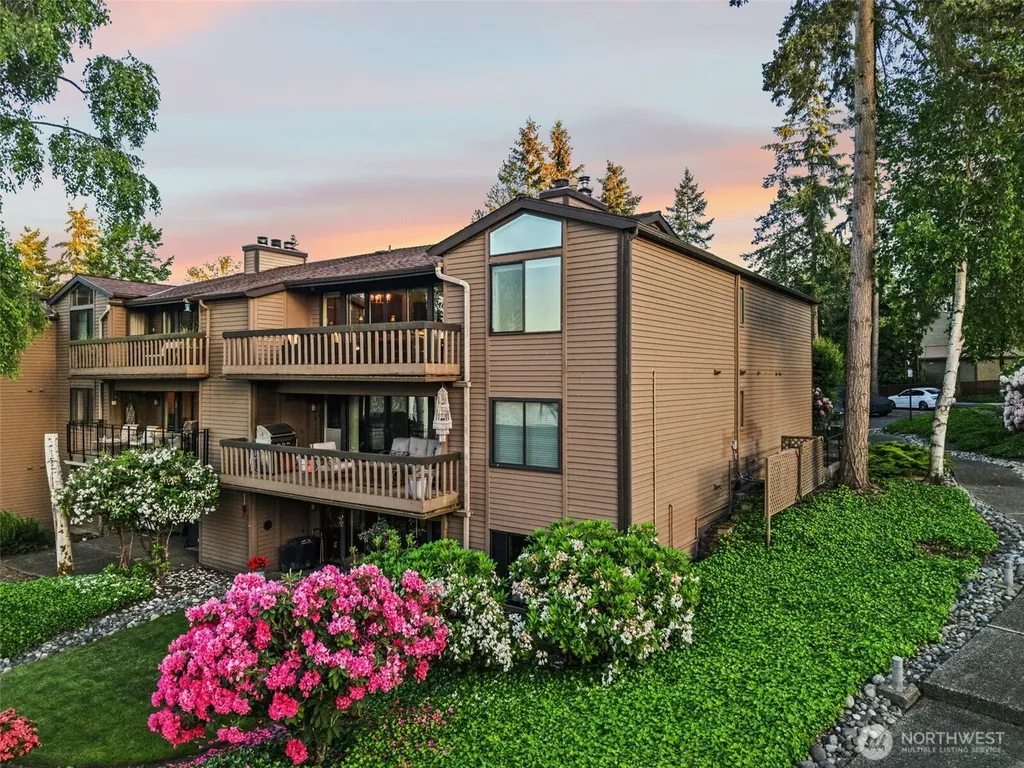 17434 NE 40th Place Redmond WA 98052