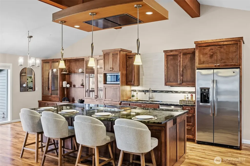 17434 NE 40th Place Redmond WA 98052