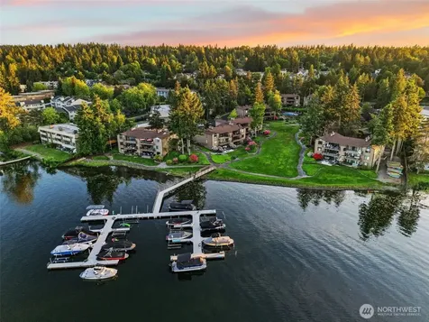 17434 NE 40th Place Redmond WA 98052