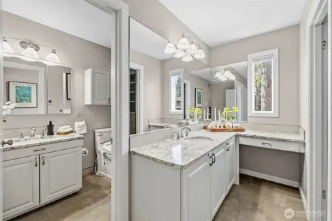 17434 NE 40th Place Redmond WA 98052