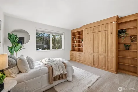 17434 NE 40th Place Redmond WA 98052
