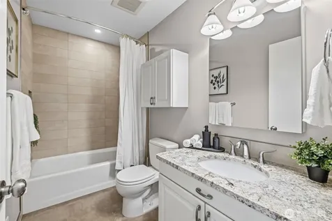 17434 NE 40th Place Redmond WA 98052