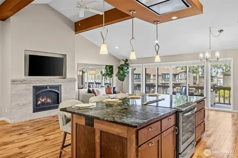 17434 NE 40th Place Redmond WA 98052