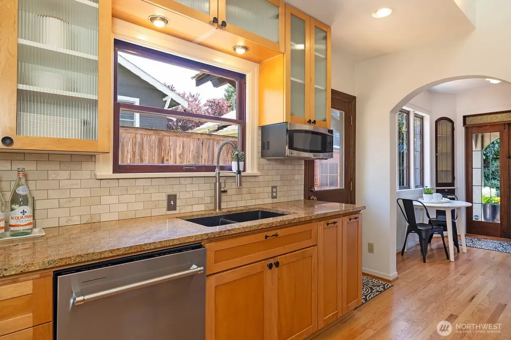 1423 N 47th Street Seattle WA 98103