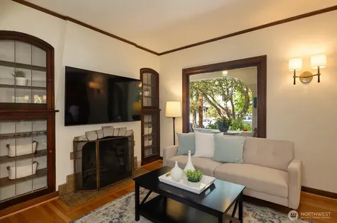 1423 N 47th Street Seattle WA 98103