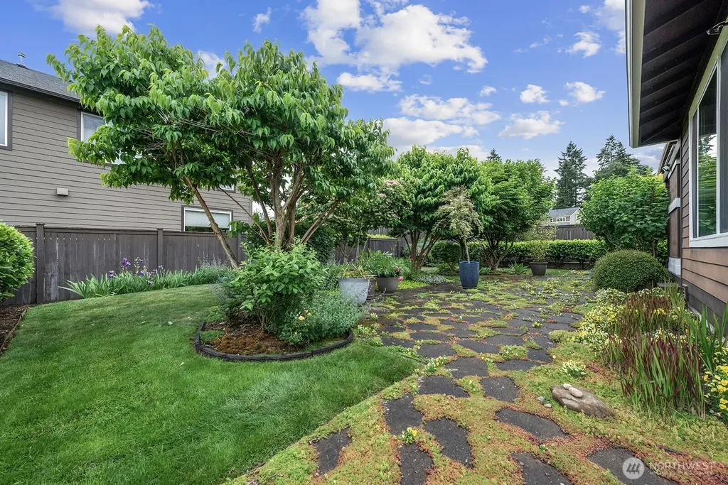 10521 SE 277th Place Kent WA 98030