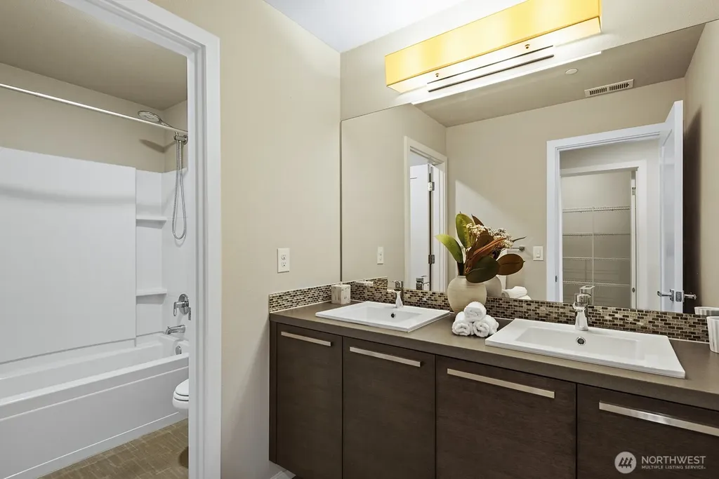 10521 SE 277th Place Kent WA 98030