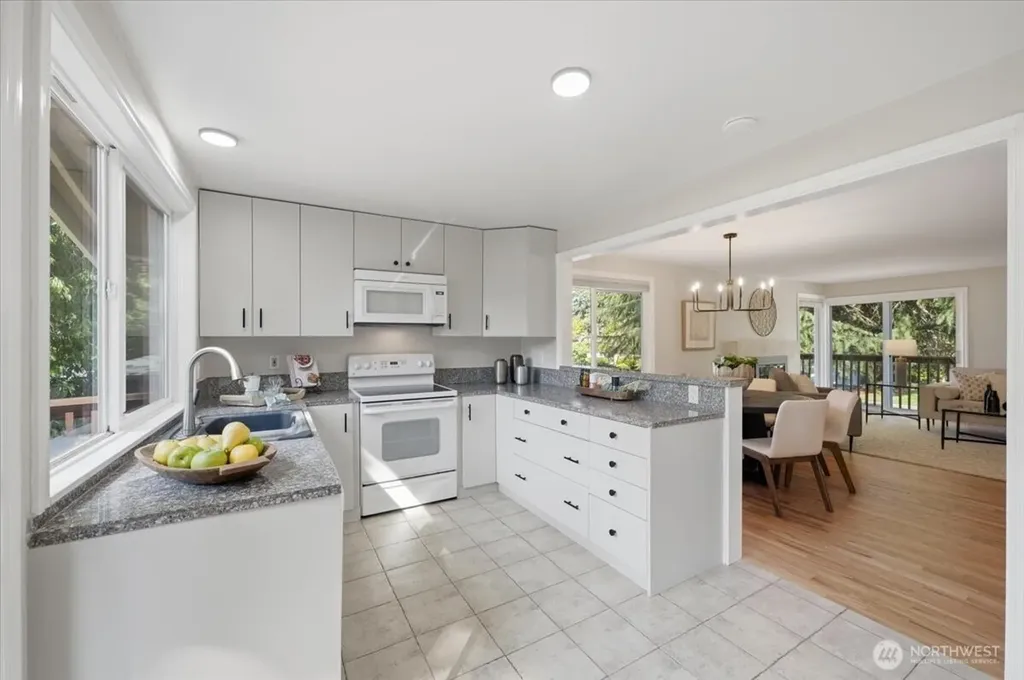 1801 Anacortes Avenue NE Renton WA 98059