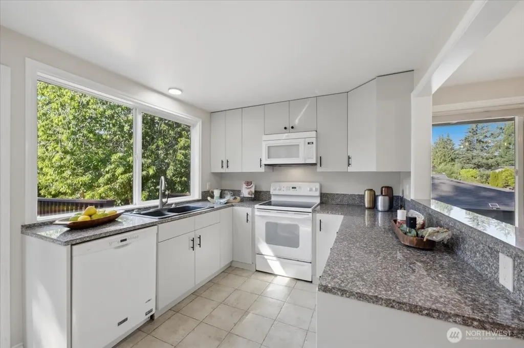 1801 Anacortes Avenue NE Renton WA 98059