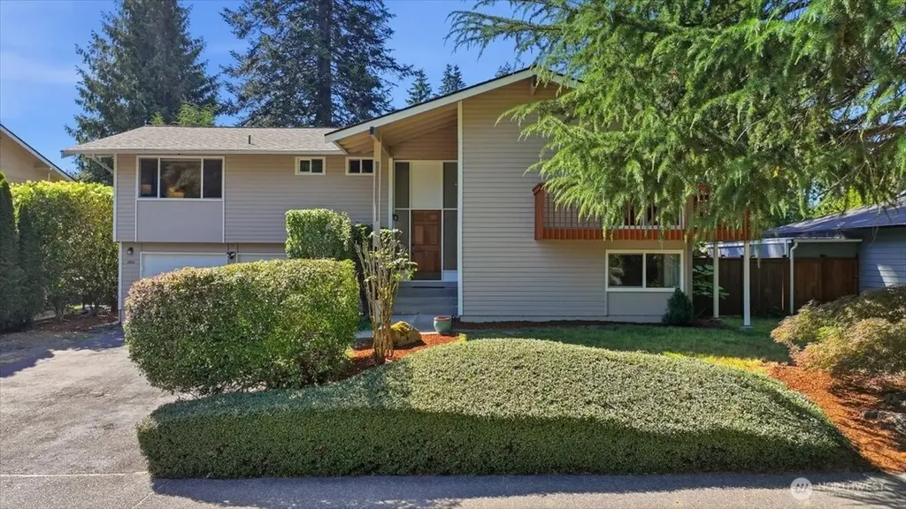 1801 Anacortes Avenue NE Renton WA 98059