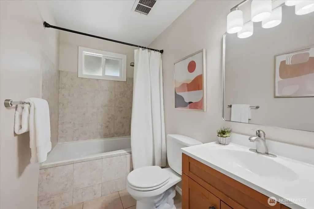 1801 Anacortes Avenue NE Renton WA 98059