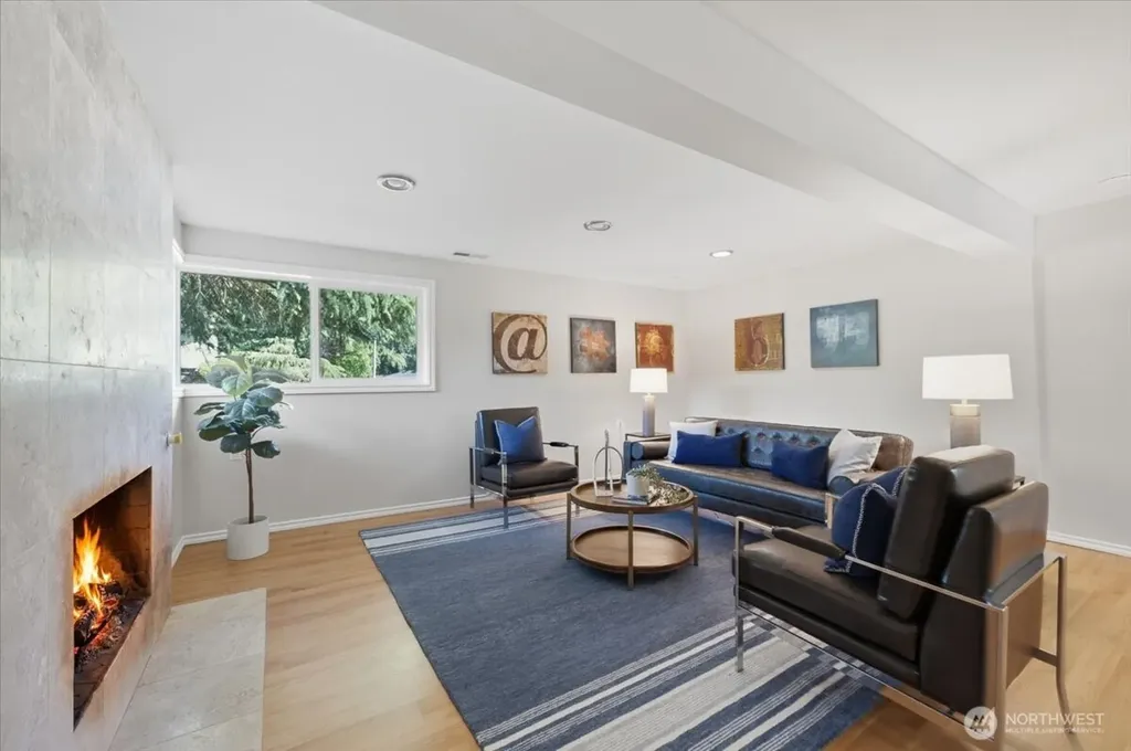 1801 Anacortes Avenue NE Renton WA 98059