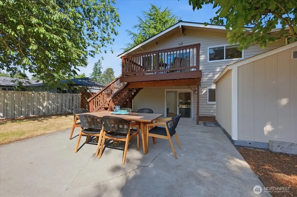 1801 Anacortes Avenue NE Renton WA 98059