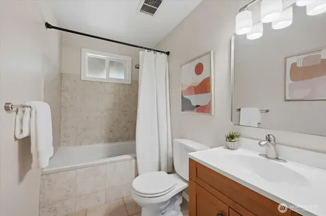 1801 Anacortes Avenue NE Renton WA 98059