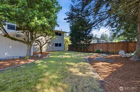 1801 Anacortes Avenue NE Renton WA 98059
