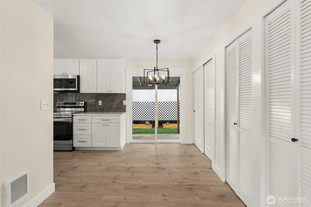 910 Schonberg Lane SE Olympia WA 98513