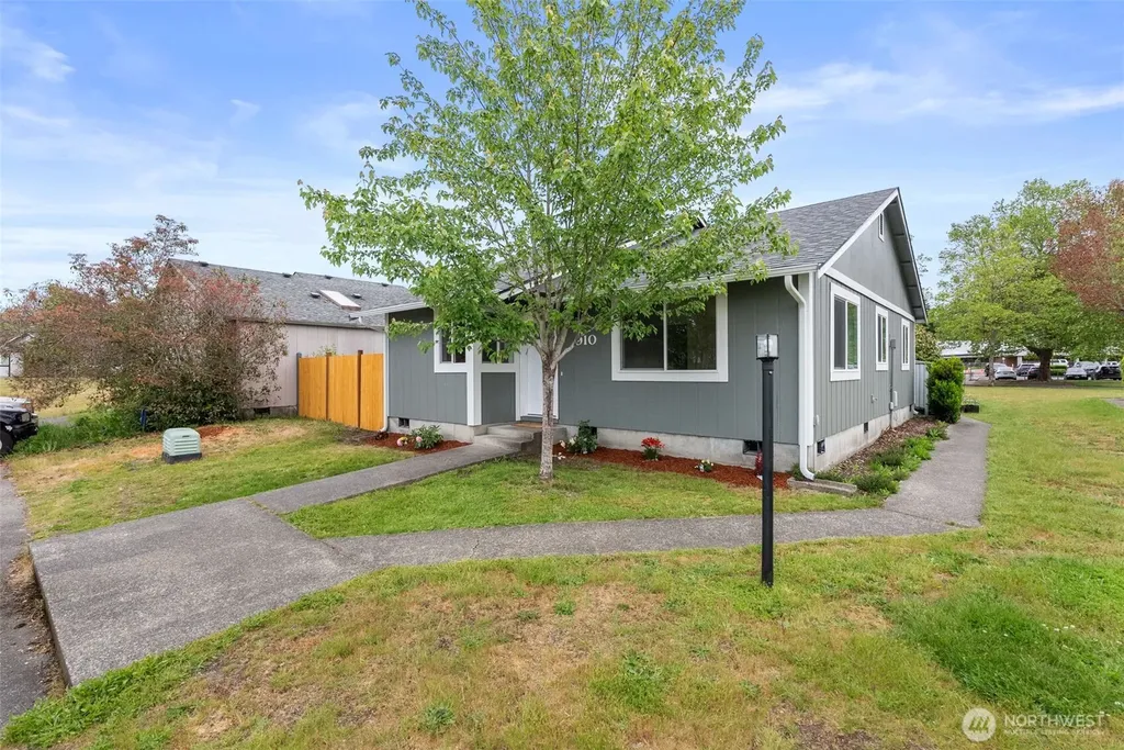910 Schonberg Lane SE Olympia WA 98513